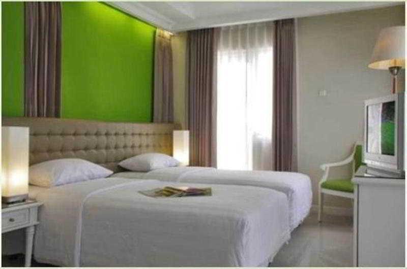 Ciputra Golf, Club & Hotel Surabaya Szoba fotó