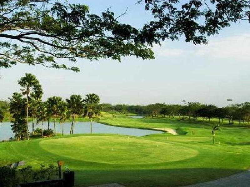 Ciputra Golf, Club & Hotel Surabaya Létesítmények fotó