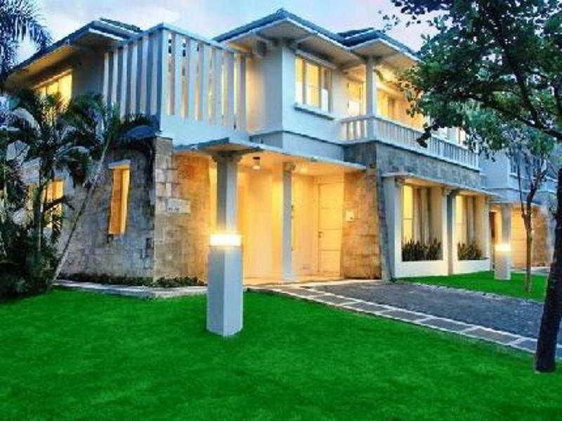Ciputra Golf, Club & Hotel Surabaya Kültér fotó