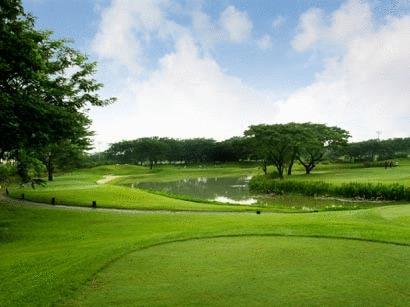 Ciputra Golf, Club & Hotel Surabaya Kültér fotó